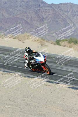 media/Dec-04-2025-Racers Edge (Thu) [[5ebc9f124d]]/3-B Group/7-Session 4 (Turn 10 Inside)/